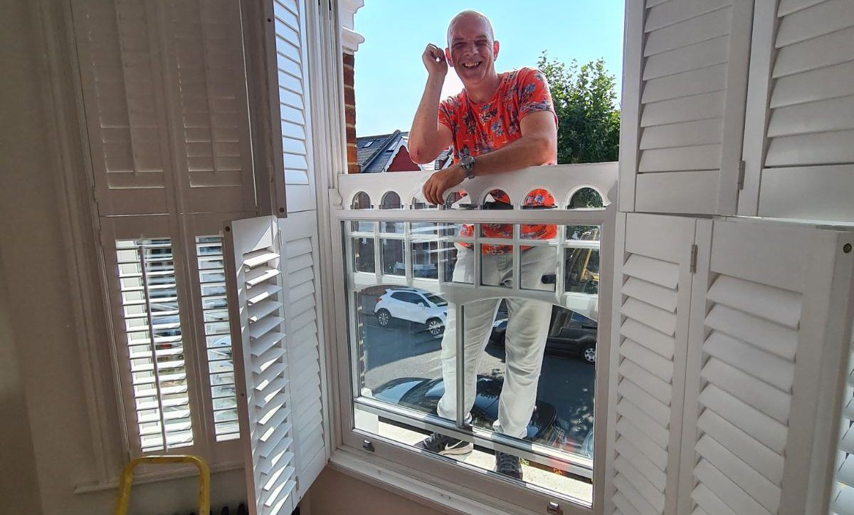 manual window cleaning